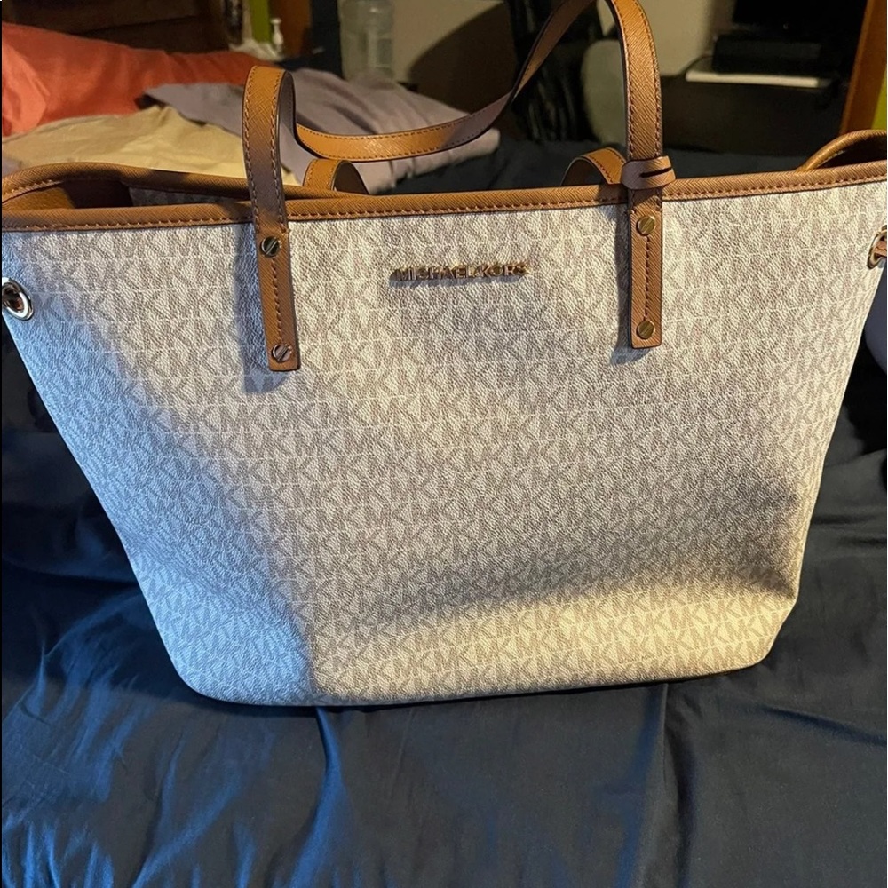 Michael Kors tote.